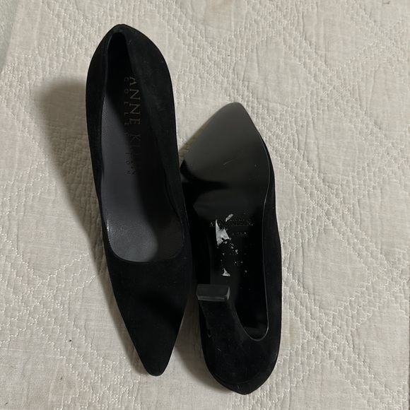 Anne Klein collection made in Italy suede leather classic pump 7.5 - Picture 5 of 6